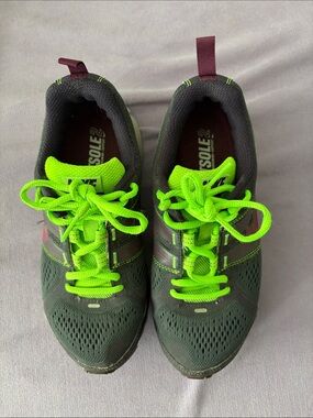 Nike Pegasus 29 Dark Purple with Neon Green Laces and Maroon Accents